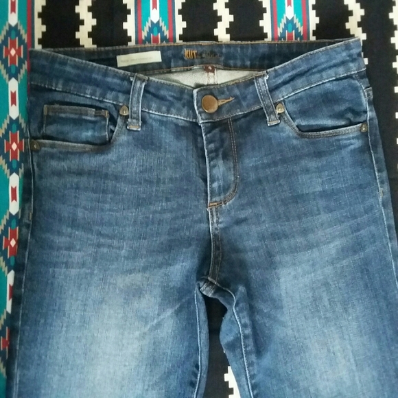 Kut from the Kloth Reese Angle Straight Leg Size 4 - Picture 3 of 7